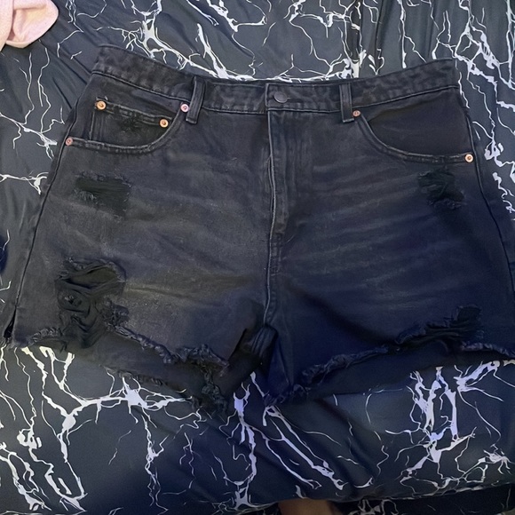 Shorts - Picture 2 of 2